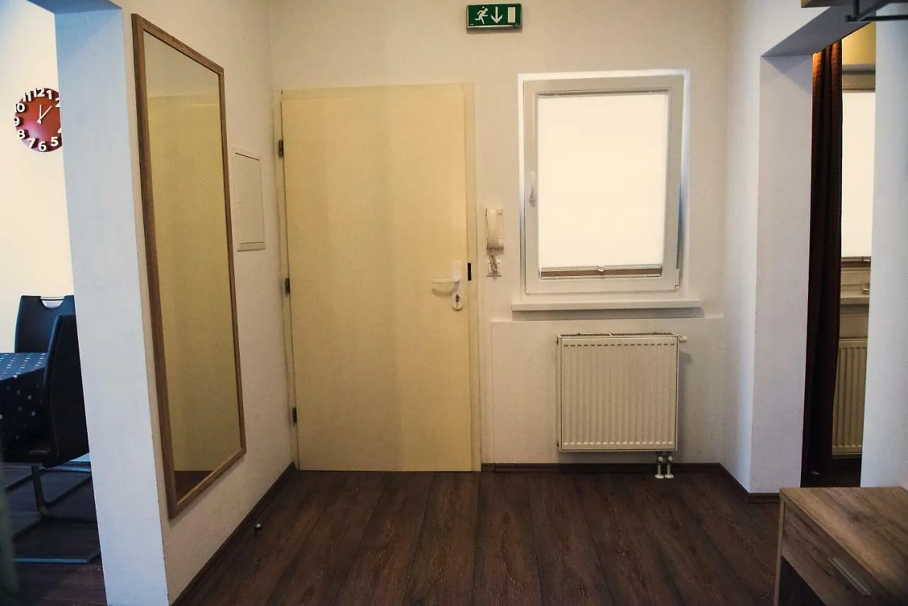 Apartment Tara 卢布尔雅那 0*,